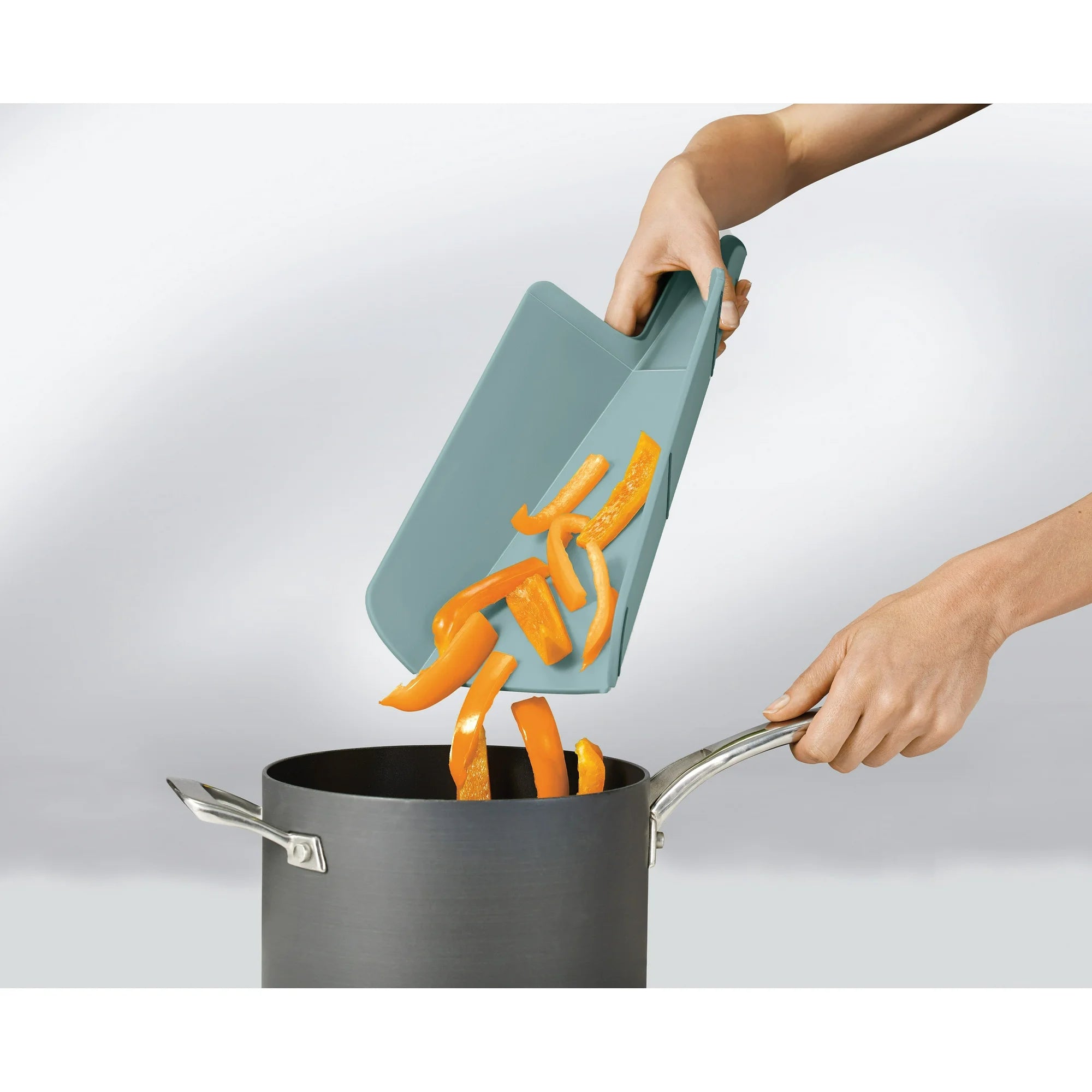 Joseph Joseph Duo Folding Cutting Board – Foldable Dual Surface Chopping Board with Drip Tray – Space-Saving Kitchen Tool